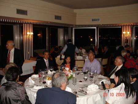 Η κυρία Wang με τον Δήμαρχο Αμαρουσίου κύριο Πατούλη